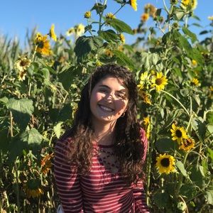 Meet your Posher, Maria